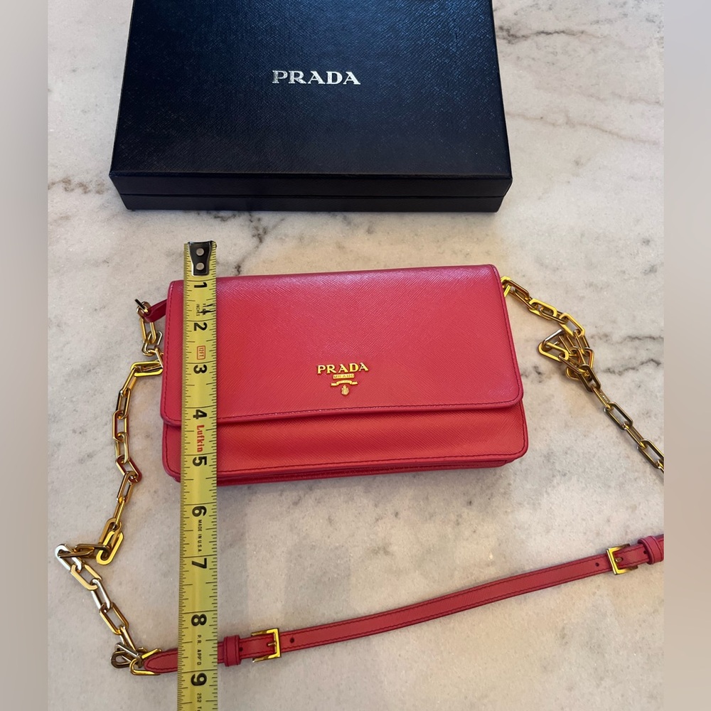 Prada pink Crossbody Bag with Gold Chain - Picture 11 of 16